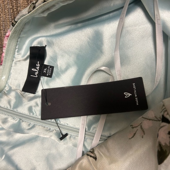 NWT Lulu's Elegant strapless, light sage Floral Dress for prom, wedding guest - Picture 6 of 8